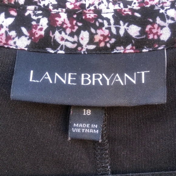 Lane Bryant dark cottagecore floral blouse 18 - Picture 3 of 8